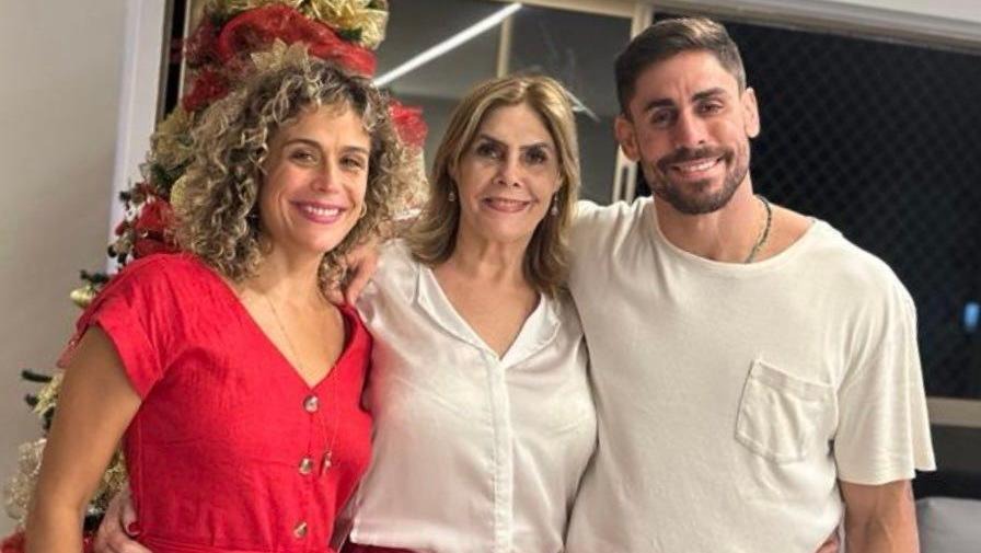 Irmã de Cara de Sapato sofre acidente e carro que dirigia é atingido por caminhão
