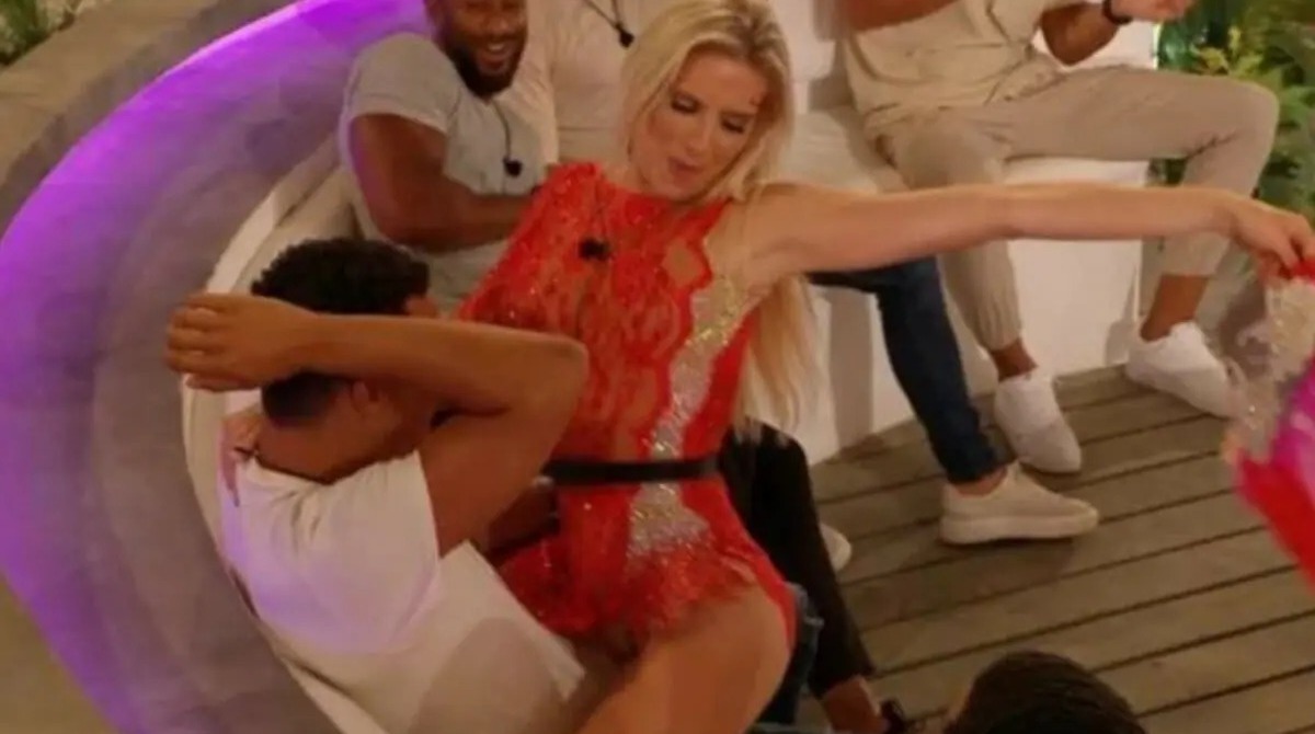 Orgia e suicídios: ex-participante de reality conta detalhes chocantes sobre os bastidores