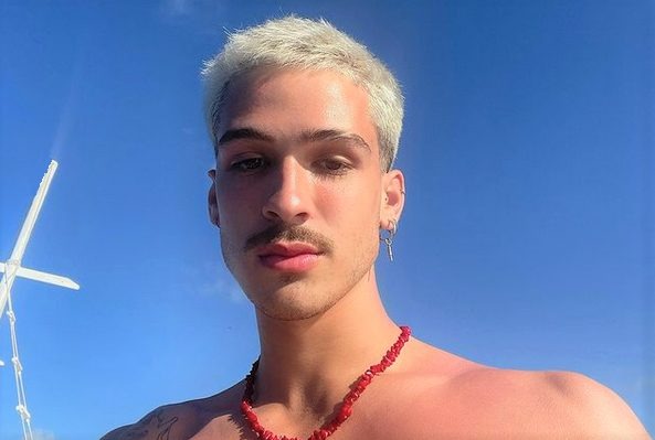 João Guilherme faz tatuagem no rosto e internautas criticam: “Desnecessário”