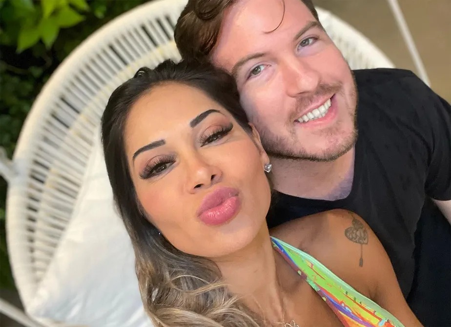 Maíra Cardi faz tatuagem em homenagem a Thiago Nigro após um mês de namoro