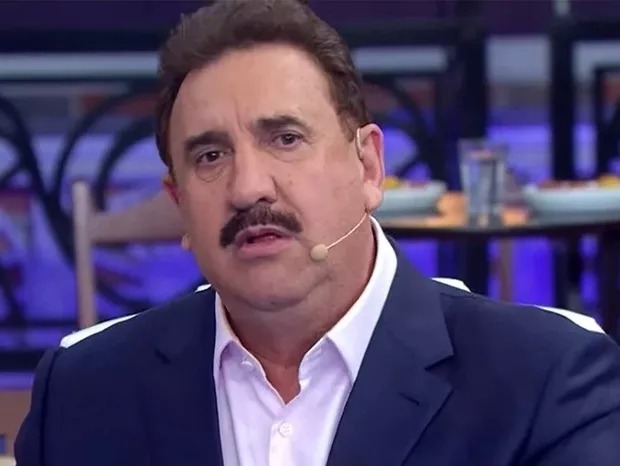 Ratinho solta o verbo e critica programa do SBT: “Que troço chato”