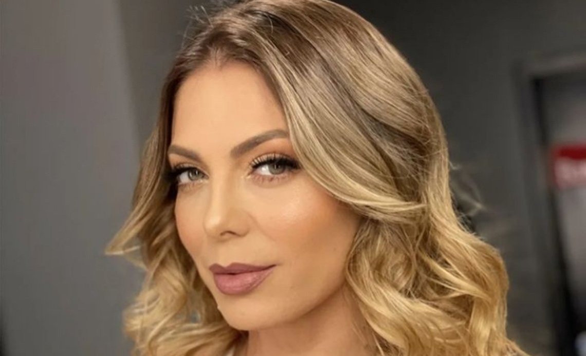 Sheila Mello aparece nua na cama e fãs vão à loucura: “AMO essa ousadia”