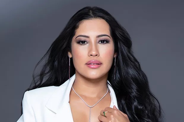 Influencer afirma que quase morreu após cirurgia plástica por erro médico