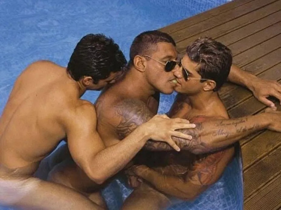 Alexandre Frota relembra ensaio pornô para revista gay: “Tinha obsessão por sexo”