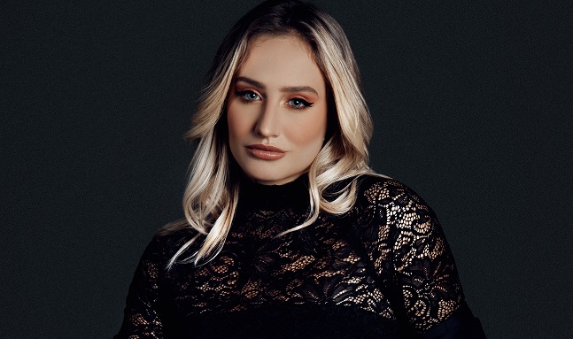 Bruna Griphao é convidada da semana no ”TVZ Temporada Pocah” no Multishow