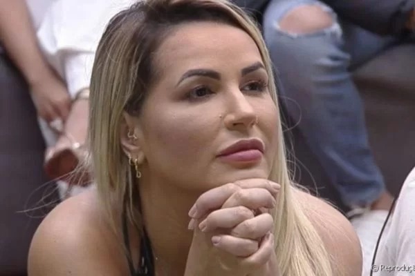 Deolane Bezerra processa Google após relacioná-la ao termo “bafuda”