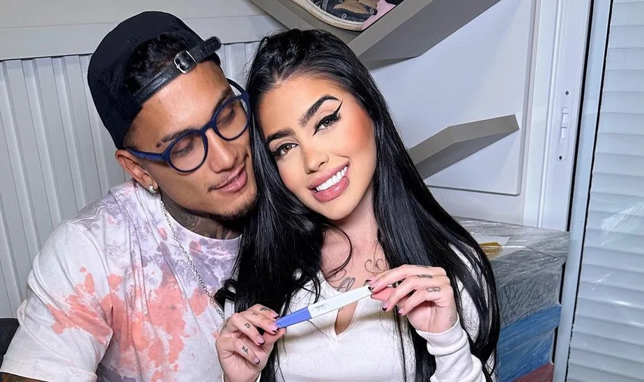 MC Mirella revela que está grávida de Dynho Alves