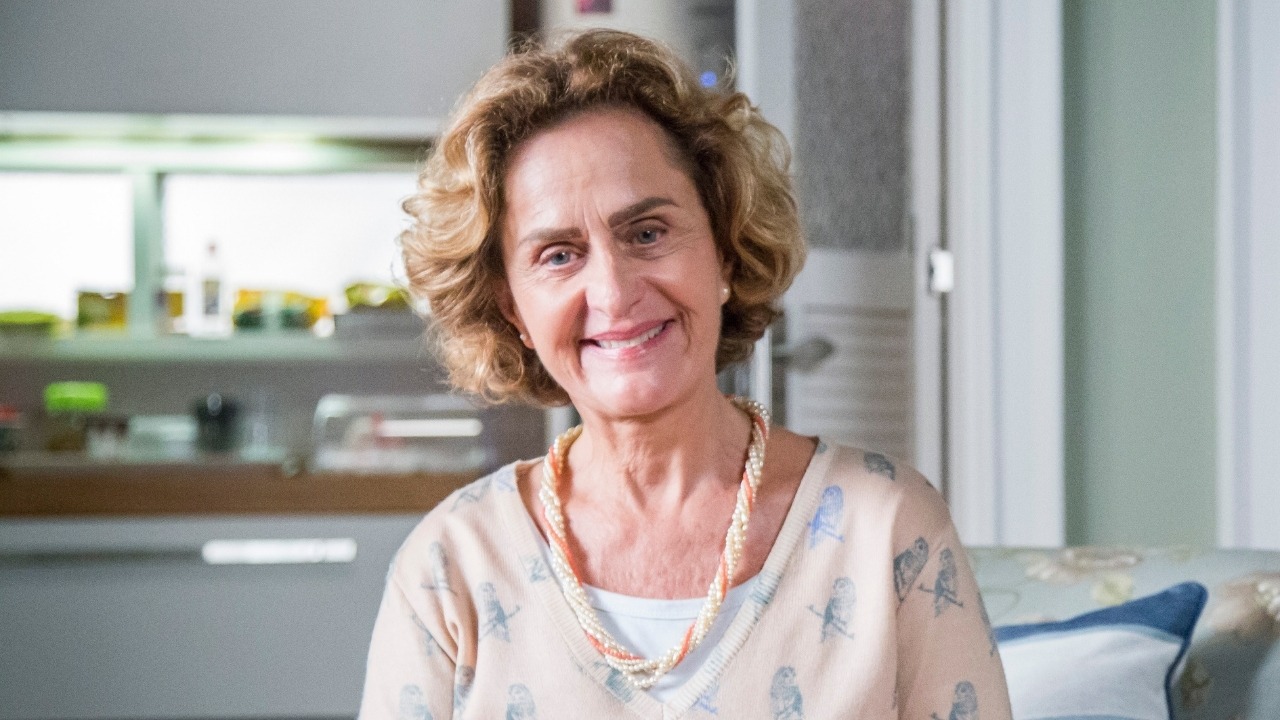 Atriz Regina Braga afirma que todas as pessoas são bissexuais
