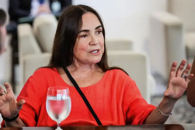 Filho de Regina Duarte é feito refém durante assalto em residência