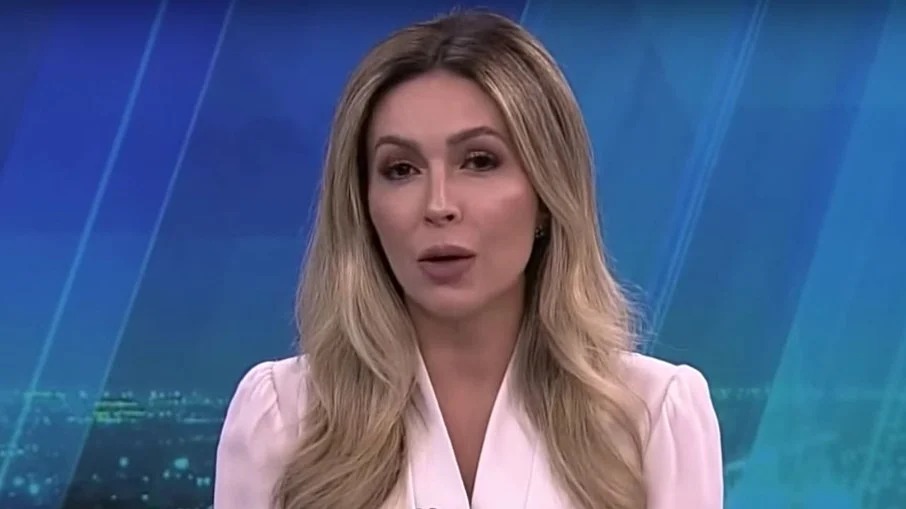 Thalita Oliveira entra com ação milionária contra a Record TV