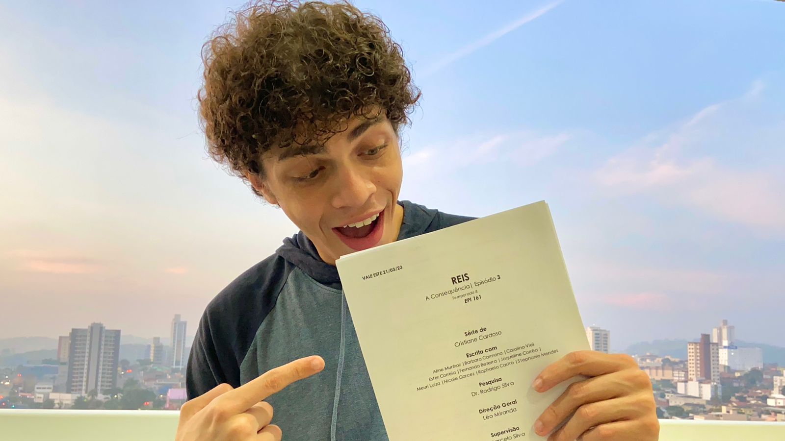 William Lira celebra sua participação na série “Reis – A Consequência”
