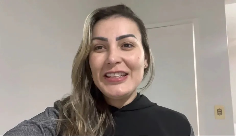 Andressa Urach pede perdão à Igreja Universal e desiste de processo envolvendo R$ 2 milhões