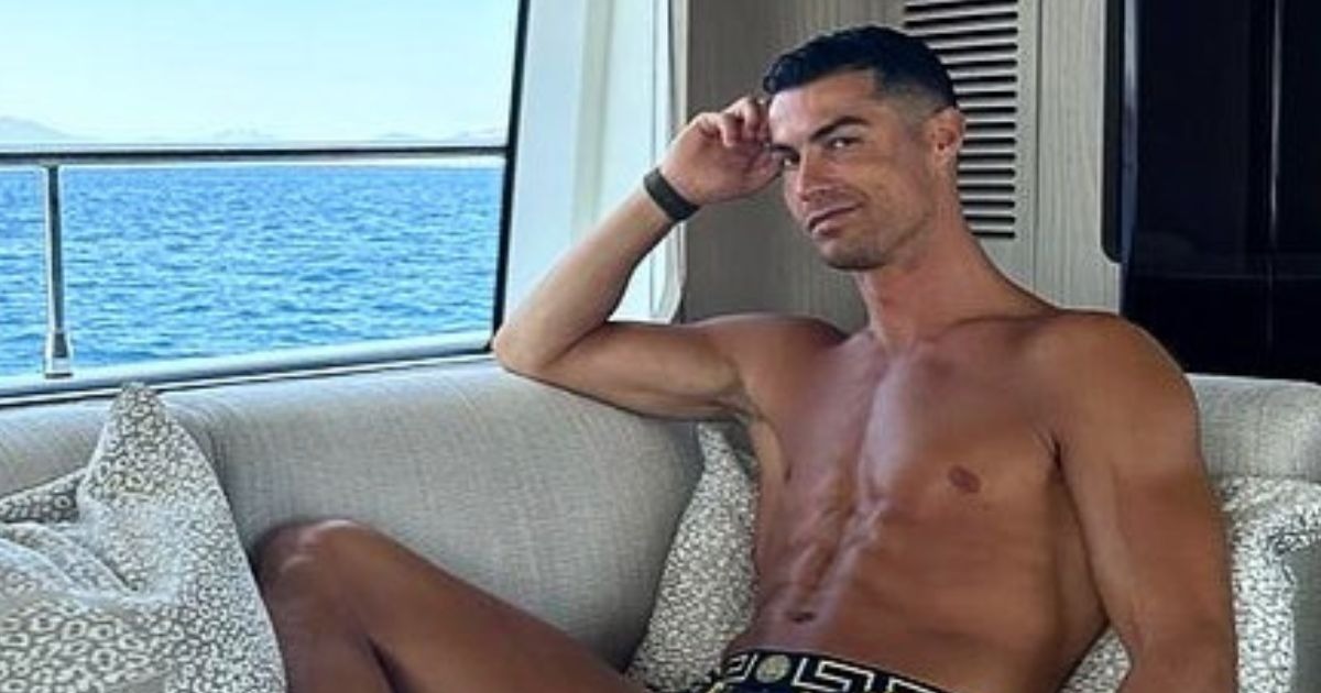 Cristiano Ronaldo aparece só de sunga e detalhe chama atenção: “Fiquei chocada”