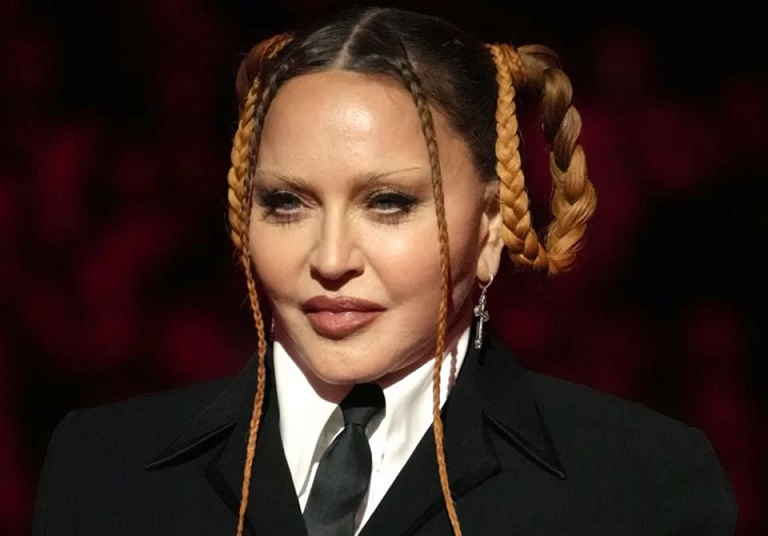 Madonna é encontrada inconsciente e levada às pressas para UTI