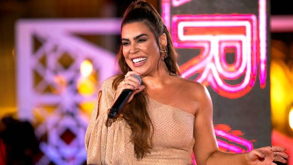 Naiara Azevedo se irrita com criança no palco: “Quem pariu?”