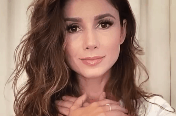 Paula Fernandes posta foto nua e surpreende seguidores: “Inacreditável”