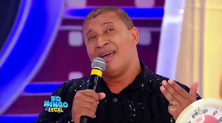 Acusado de homofobia, Pedro Manso fala sobre piada polêmica: “Beijar homem?”