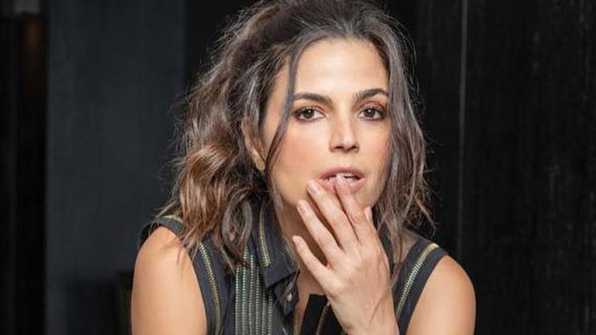 Emanuelle Araújo fala sobre fazer cenas de nudez: “Gosto muito”