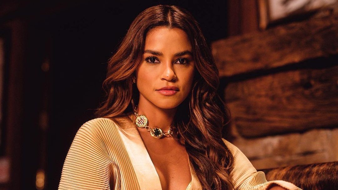 Golpistas invadem conta de Lucy Alves e pedem pix
