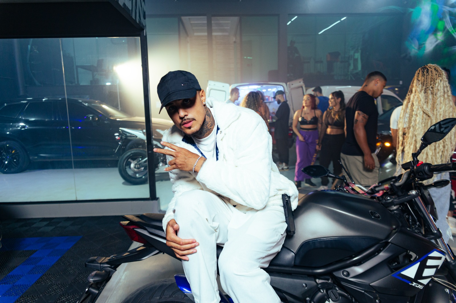 MC Livinho conquista o segundo lugar entre as músicas mais tocadas em Portugal