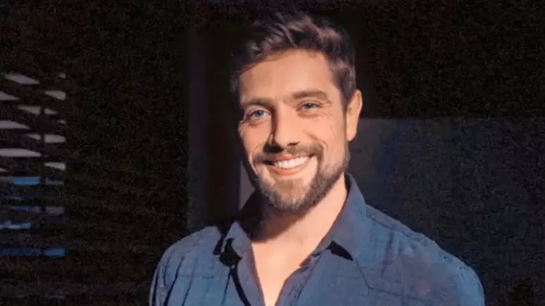 Rafael Cardoso engravida psicóloga, decide assumir a criança e reata namoro com modelo