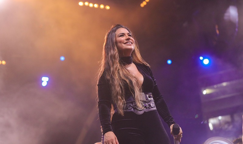 Simone Mendes esgota ingressos em sua estreia solo