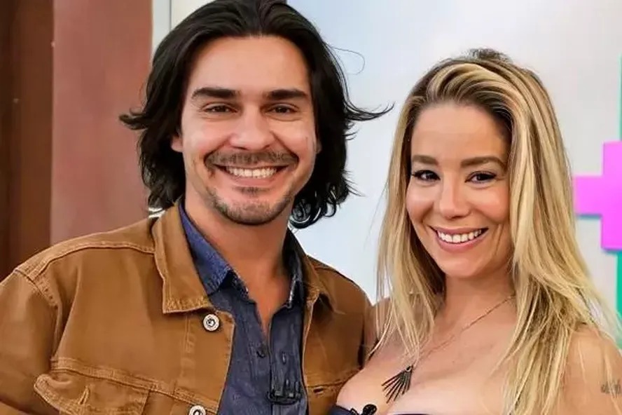 Danielle Winits anuncia fim do casamento com André Gonçalves