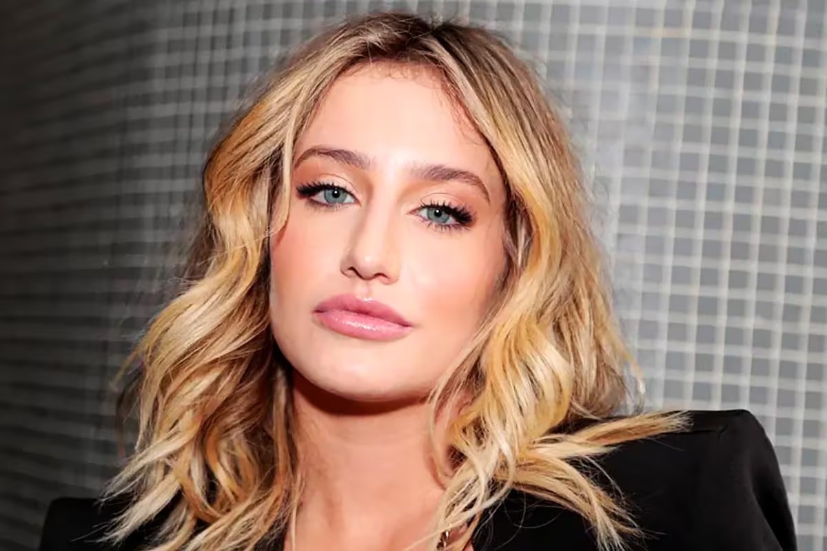 Bruna Griphao revela romance com outra mulher