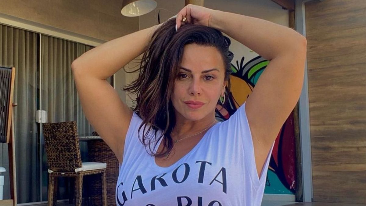 Viviane Araújo mostra novo corpo após cirurgia
