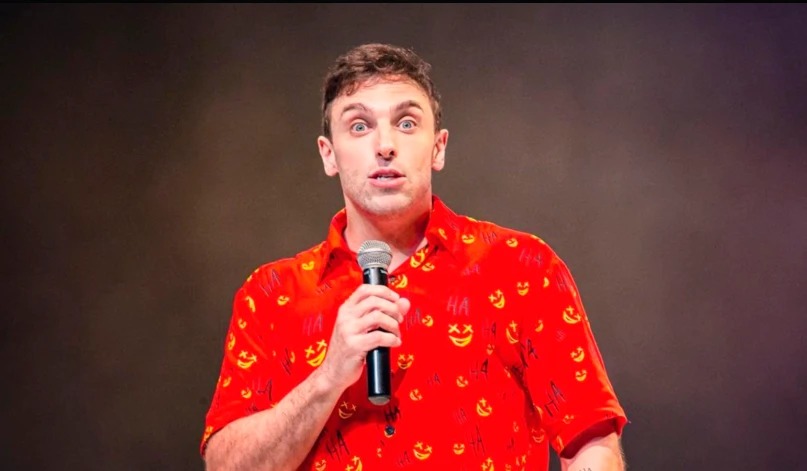 Leo Lins tem conta no Youtube suspensa por piadas com minorias