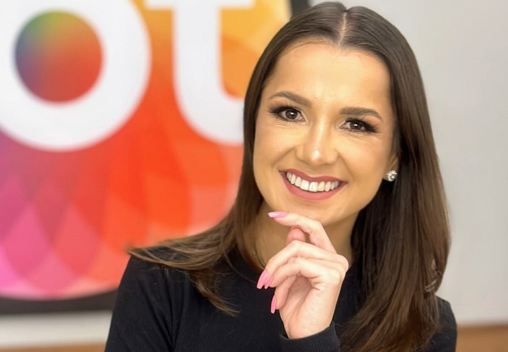 Apresentadora do SBT, Vivi Cake, fala sobre luta contra o câncer e retirada total do útero