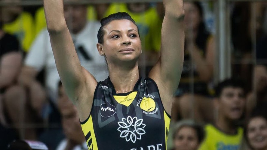 Walewska, campeã olímpica de vôlei, morre aos 43 anos após cair de prédio