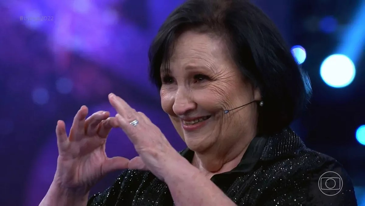 Mãe de Paulo Gustavo revela que está namorando: “Beijo na boca”