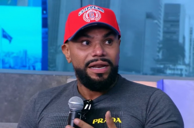 Naldo se pronuncia após surgir em vídeo pedindo dinheiro a fã para tirar foto