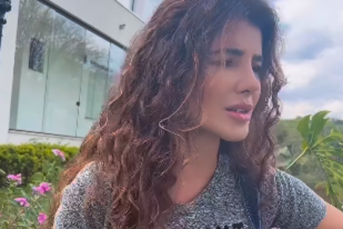 Paula Fernandes surge abatida e preocupa seguidores