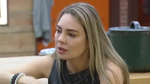 “A Fazenda 15”: Rachel Sheherazade revela que SBT censurava informações sobre a Covid-19