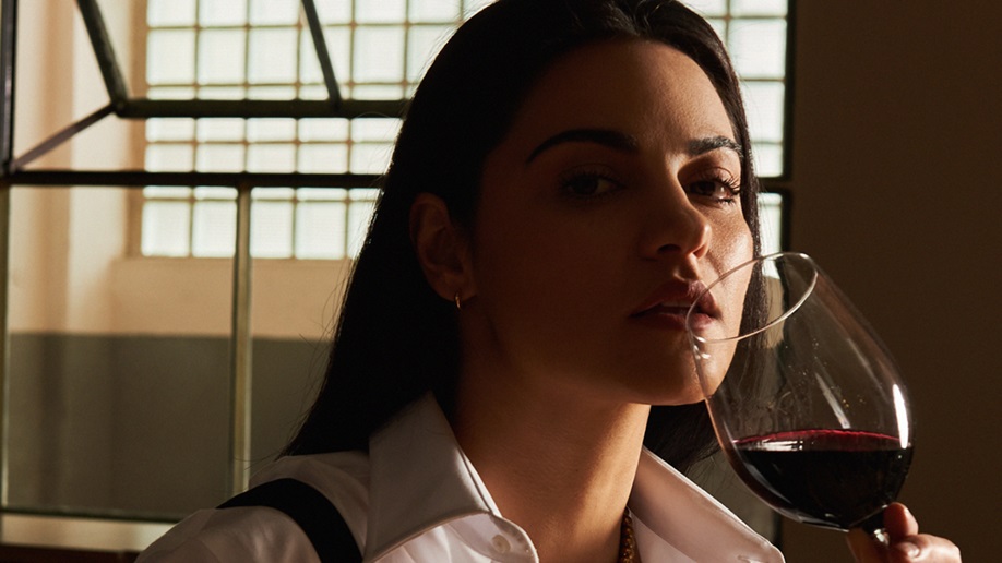 Maite Perroni anuncia linha de vinhos no Brasil