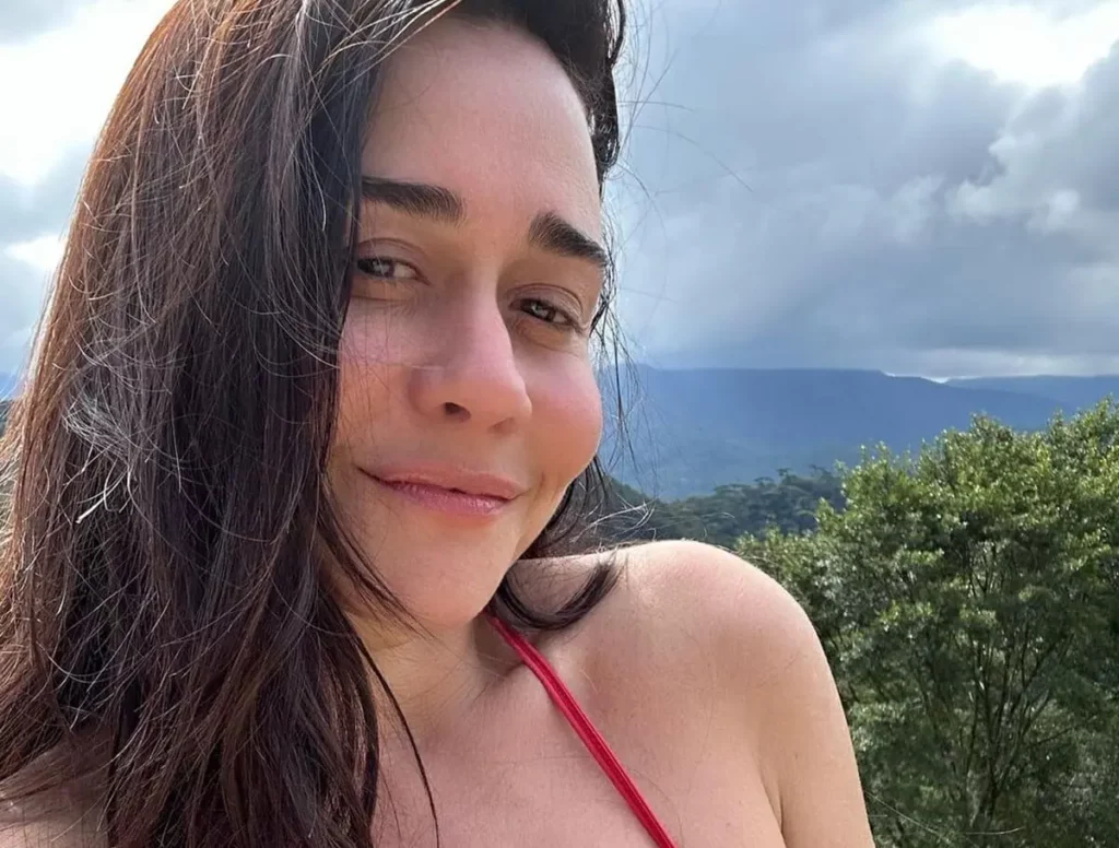 Alessandra Negrini abre o jogo e fala sobre usar maconha: “Sempre na brisa”