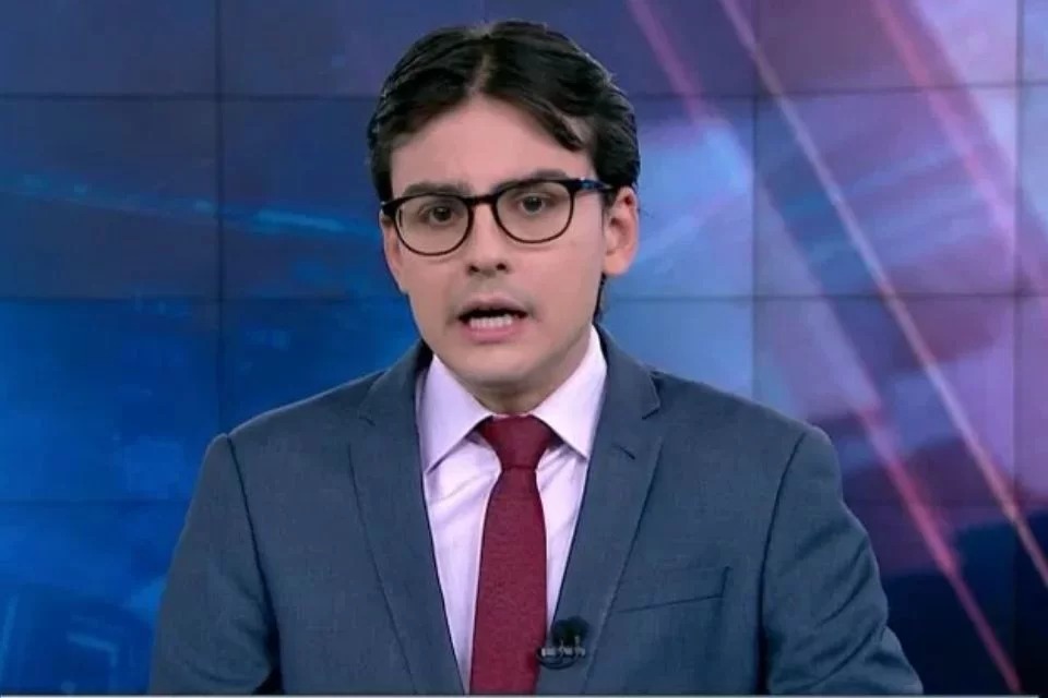 Dudu Camargo surge em vídeo arrumando o cabelo e choca fãs: “Como ele tá diferente”