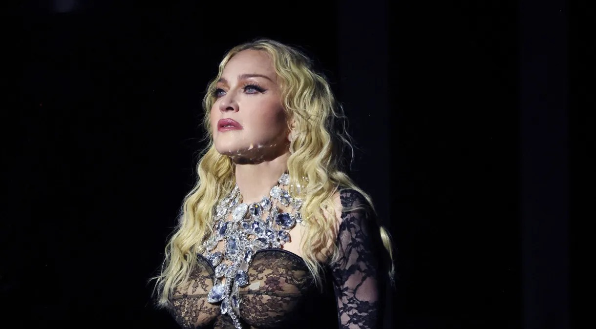 Madonna reclama de fã sentado em seu show e descobre que ela é cadeirante