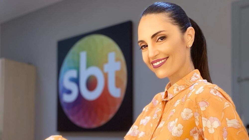 Após 7 anos, Chris Flores deixa o SBT