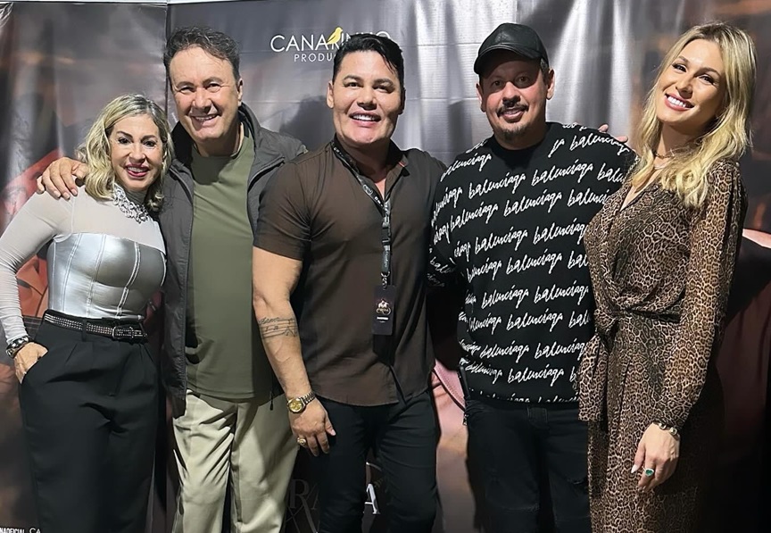 Gui Artístico e Lívia Andrade prestigiam show do cantor Paraná