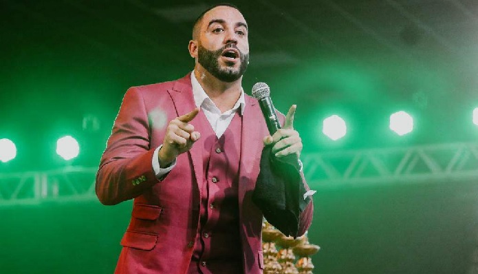 Pastor Leonardo Sale revela que vendeu a própria casa para realizar a compra de um templo