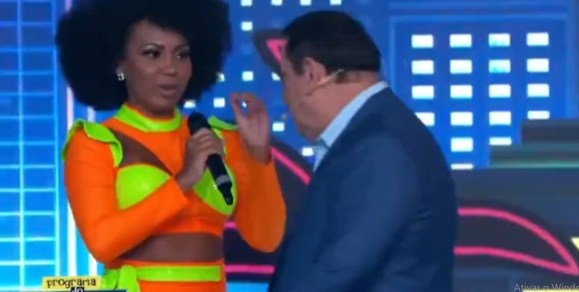 Ratinho é acusado de racismo com dançarina em seu programa: “Nojento”