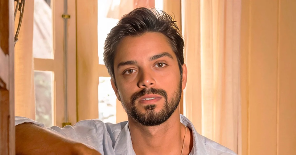 Rodrigo Simas comenta encerramento de seu ciclo em “Renascer”