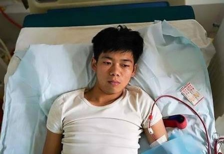 Homem vende rim em clínica clandestina para comprar Iphone e contrai infecção