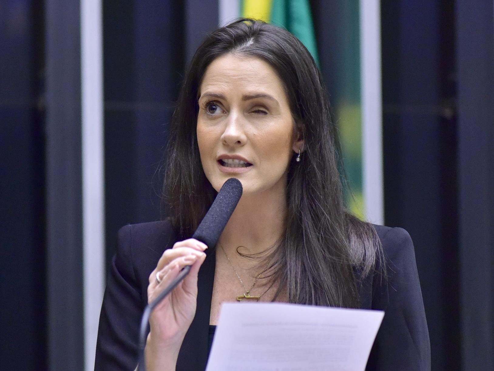 Ex-ator da Globo faz piada com morte de deputada