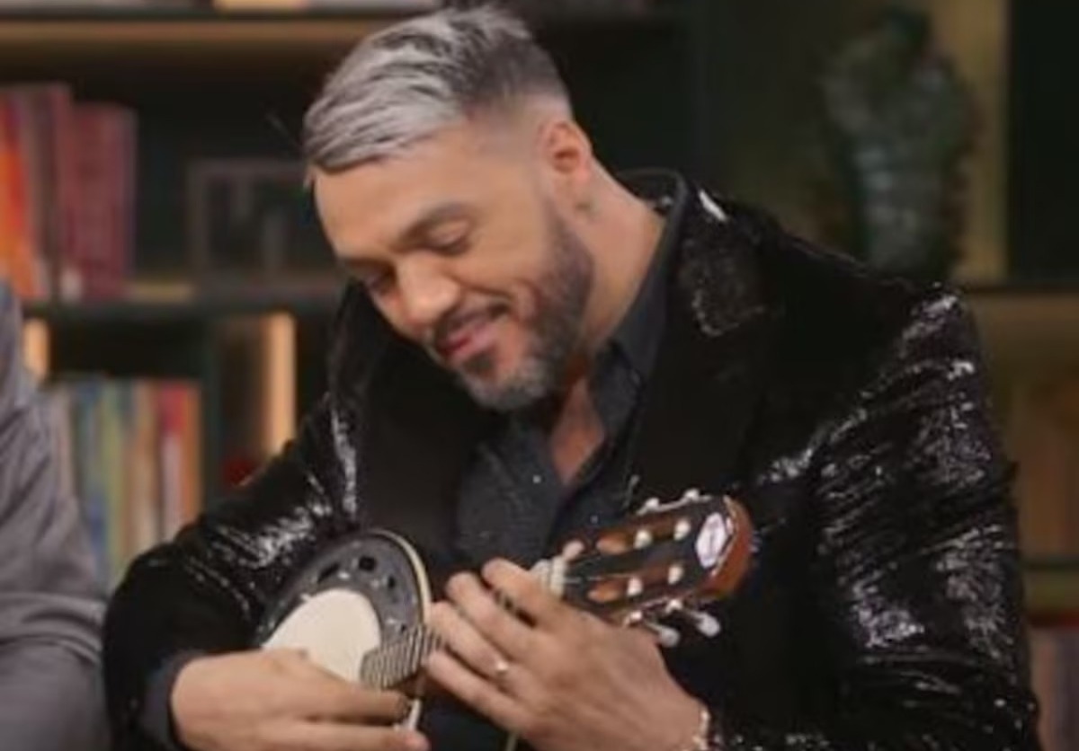 Funcionou? Após Pai de Santo afirmar trabalho de “amarração”, Belo surge de aliança na TV