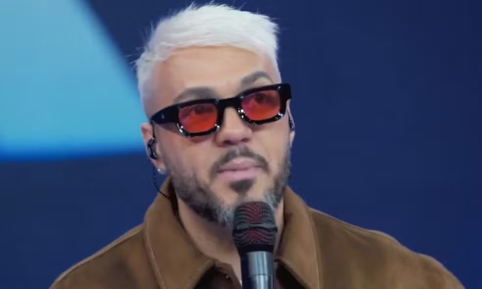 Belo anuncia nova música como carta aberta sobre separação
