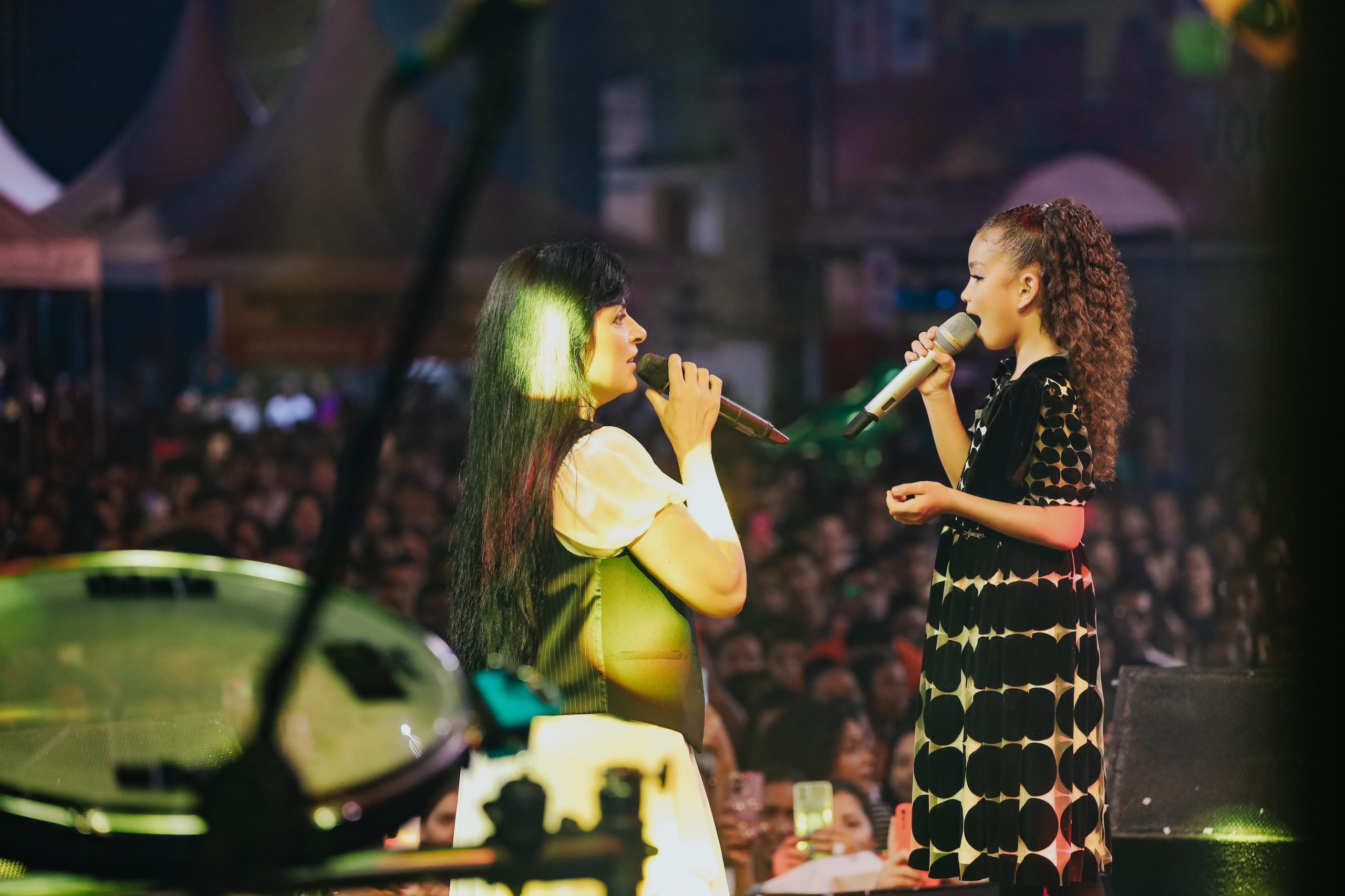 Maria Pita emociona público ao lado de Fernanda Brum: “Indescritível”